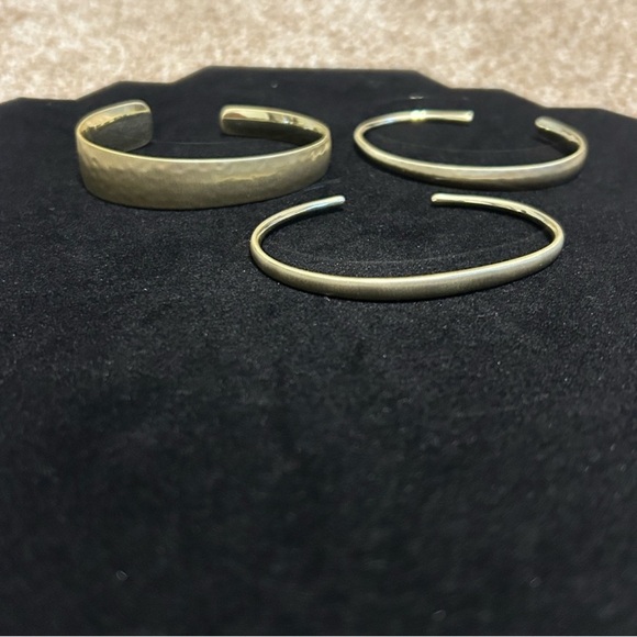Kendra Scott Tiana Gold Hammered Cuff Bracelets (set of 3) - Picture 4 of 7